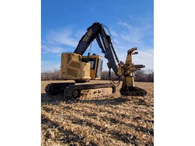 2005 Tigercat 822 Track Feller Buncher
